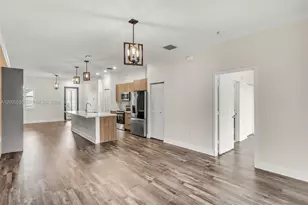 7815 NW 104th Ave, Doral, FL 33178 - Photo 5