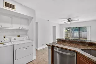 3516 Gardens E Dr, Palm Beach Gardens, FL 33410 - Photo 19