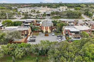 3516 Gardens E Dr, Palm Beach Gardens, FL 33410 - Photo 9