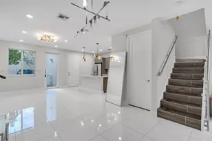 10365 NW 66th St, Doral, FL 33178 - Photo 3