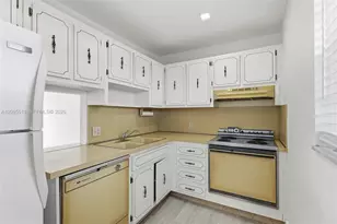 3770 NE 171 St, North Miami Beach, FL 33160 - Photo 5