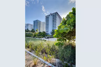 9225 Collins Ave #1109, Surfside, FL 33154 - Photo 3