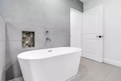 1636 SW 9th St, Miami, FL 33135 - Photo 19