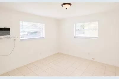 2799 E 4th Ave #7, Hialeah, FL 33013 - Photo 3