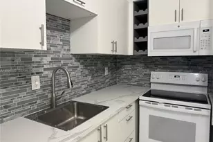 1130 11th St, Miami Beach, FL 33139 - Photo 5