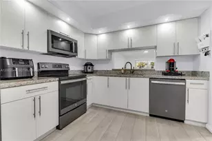 12500 SW 5th Ct, Pembroke Pines, FL 33027 - Photo 1