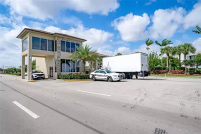 12500 SW 5th Ct #210M, Pembroke Pines, FL 33027 - Photo 3