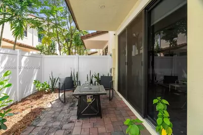 20975 NW 1st Ct, Pembroke Pines, FL 33029 - Photo 15