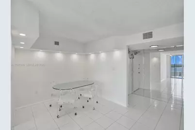 18071 Biscayne Blvd #1701, Aventura, FL 33160 - Photo 7