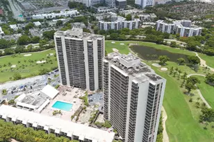 20379 W Country Club Dr, Aventura, FL 33180 - Photo 17