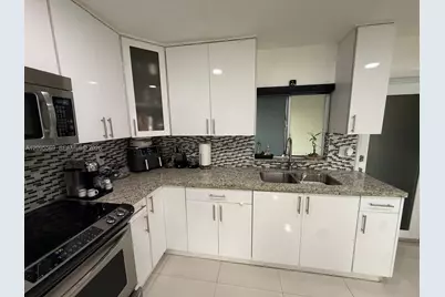 10516 NW 36th Pl, Miami, FL 33147 - Photo 15