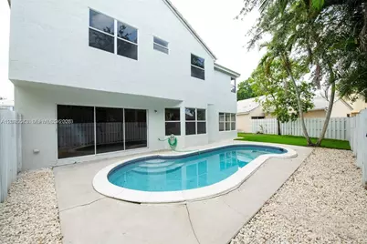 1127 SW 104th Way, Pembroke Pines, FL 33025 - Photo 31