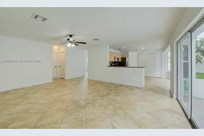 1127 SW 104th Way, Pembroke Pines, FL 33025 - Photo 11