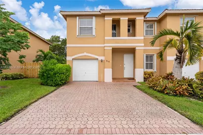 916 NW 135th Ter, Pembroke Pines, FL 33028 - Photo 1