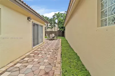 11333 NW 52nd Ln, Doral, FL 33178 - Photo 19