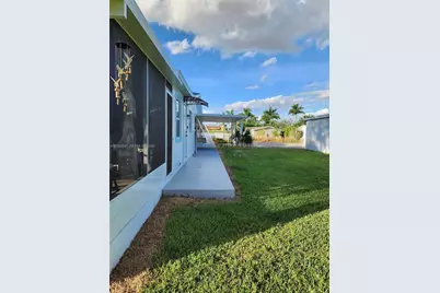 812 Lake McGregor Dr, Fort Myers, FL 33919 - Photo 25