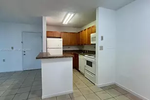 6975 NW 179th St, Hialeah, FL 33015 - Photo 1