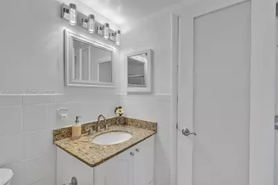 2124 NE 5th Ave #107, Wilton Manors, FL 33305 - Photo 17
