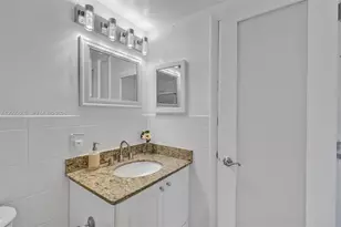 2124 NE 5th Ave, Wilton Manors, FL 33305 - Photo 17