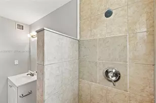 1944 Baythorne Rd, West Palm Beach, FL 33415 - Photo 19