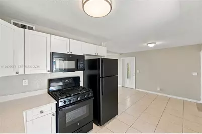 1944 Baythorne Rd, West Palm Beach, FL 33415 - Photo 13