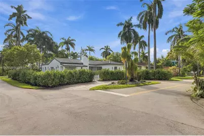 7821 Coquina Dr, North Bay Village, FL 33141 - Photo 11