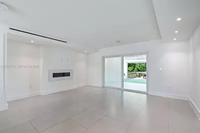 1369 W 69th St, Hialeah, FL 33014 - Photo 13