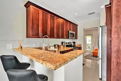 6550 SW 52nd Ter, South Miami, FL 33155 - Photo 9