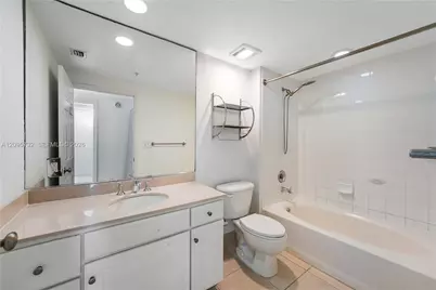 2000 N Bayshore Dr #702, Miami, FL 33137 - Photo 17