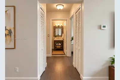 677 NE 24th St #406, Miami, FL 33137 - Photo 7