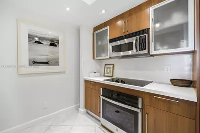 325 S Biscayne Blvd #1019, Miami, FL 33131 - Photo 7