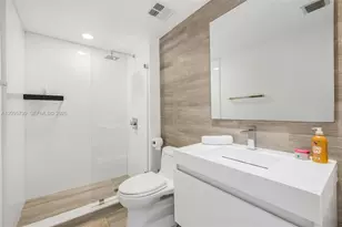 325 S Biscayne Blvd, Miami, FL 33131 - Photo 25