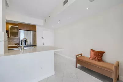 325 S Biscayne Blvd #1019, Miami, FL 33131 - Photo 9