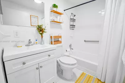 550 NW 43rd Pl, Miami, FL 33126 - Photo 35