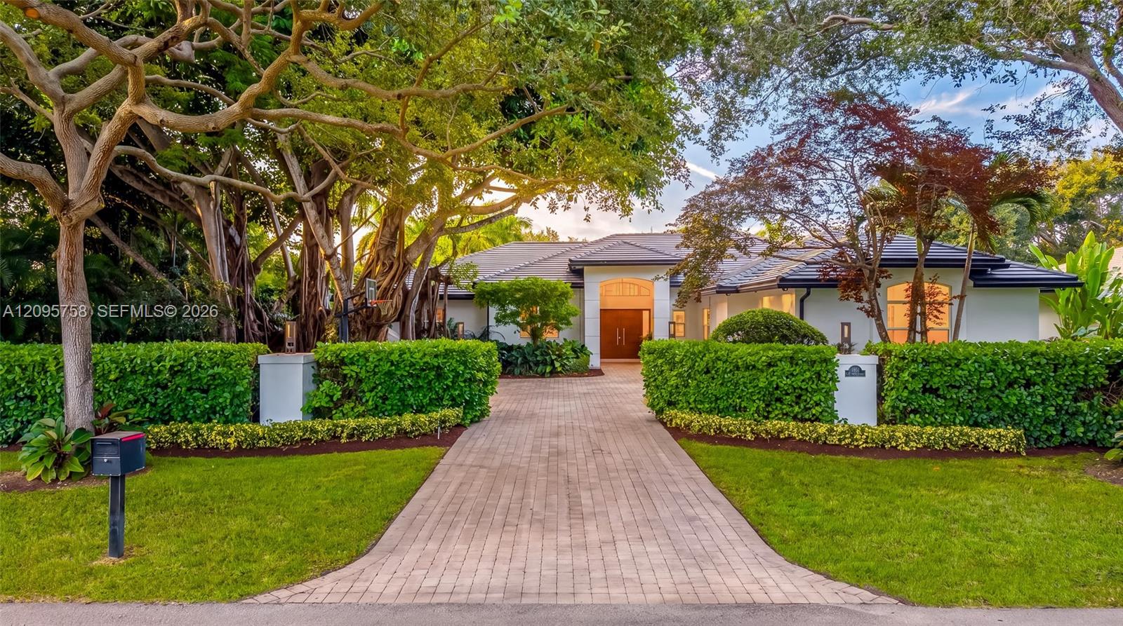 6951 SW 94th St - 6951 SW 94th St, Miami, FL 33156 Luxury Property | Jose Angel Pina