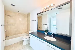90 SW 3rd St, Miami, FL 33130 - Photo 9