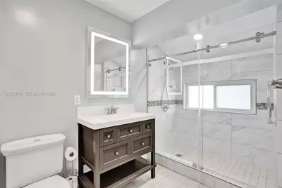 20102 NW 62nd Ave, Hialeah, FL 33015 - Photo 15