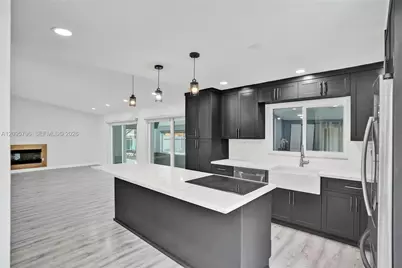 20102 NW 62nd Ave, Hialeah, FL 33015 - Photo 9