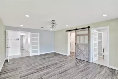 20102 NW 62nd Ave, Hialeah, FL 33015 - Photo 11
