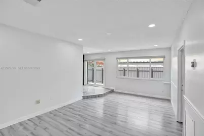 20102 NW 62nd Ave, Hialeah, FL 33015 - Photo 7