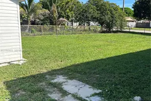 20403 NW 44th Pl, Miami Gardens, FL 33055 - Photo 25
