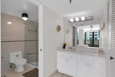 1623 Collins Ave #812, Miami Beach, FL 33139 - Photo 19