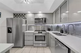 1623 Collins Ave, Miami Beach, FL 33139 - Photo 15
