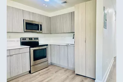 43 Glen Royal Pkwy #6, Miami, FL 33125 - Photo 1