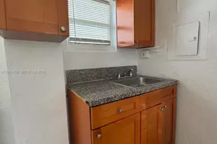 845 SW 6th St, Homestead, FL 33030 - Photo 7