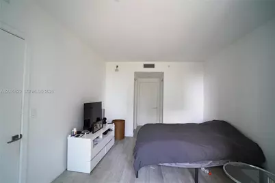 55 SW 9th St #1405, Miami, FL 33130 - Photo 5