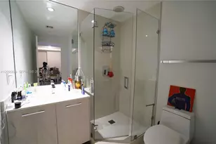 55 SW 9th St, Miami, FL 33130 - Photo 13