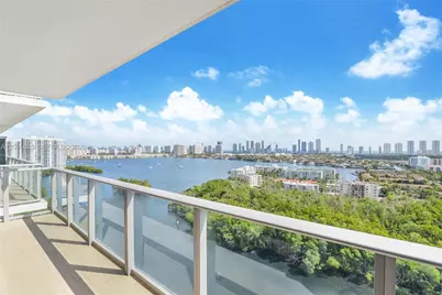 16385 Biscayne Blvd #2017, North Miami Beach, FL 33160 - Photo 1