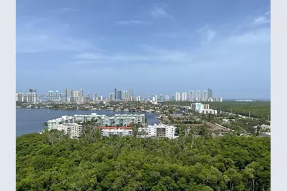 16385 Biscayne Blvd #2017, North Miami Beach, FL 33160 - Photo 3
