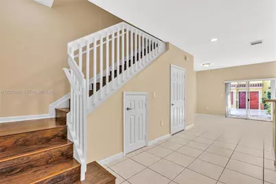 3102 NW 24th Way, Oakland Park, FL 33309 - Photo 9